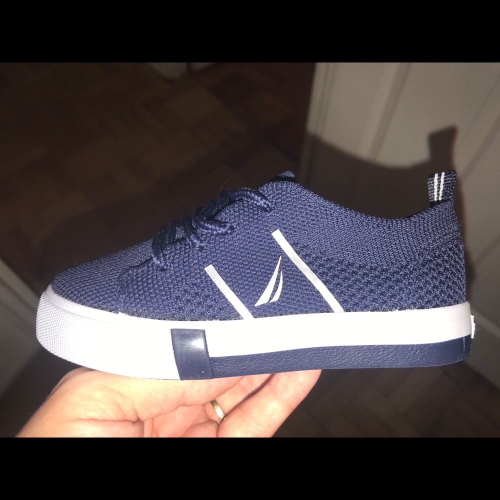 Náutica Sneakers in Navy toddler size 7